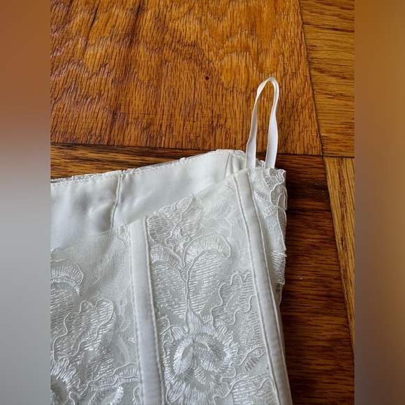 V Chapman Nigella Dress White - Picture 11 of 11